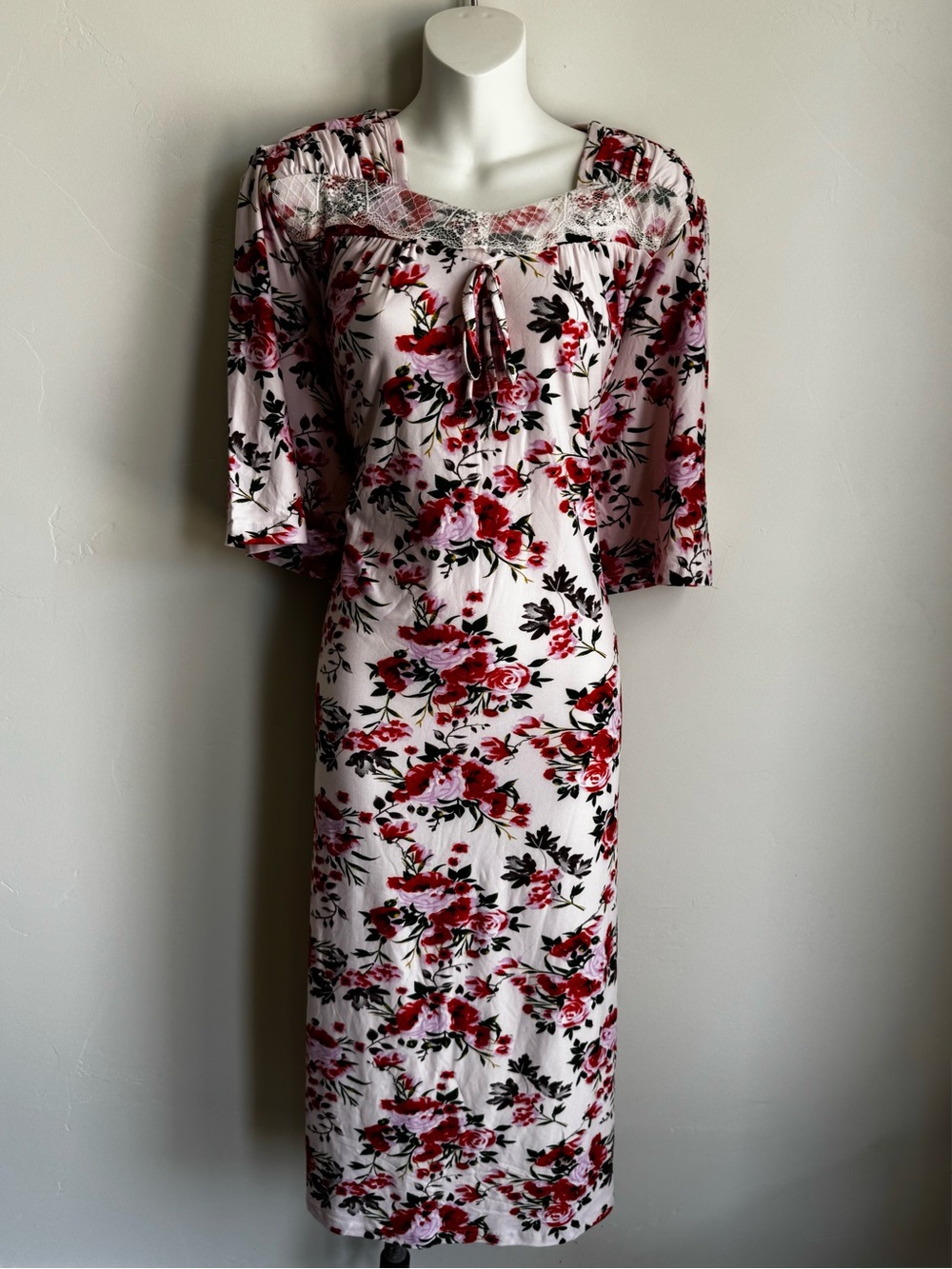 Silverts Women Adaptive Open Back Nightgown Floral Lace Dress SV318 Size L NWT